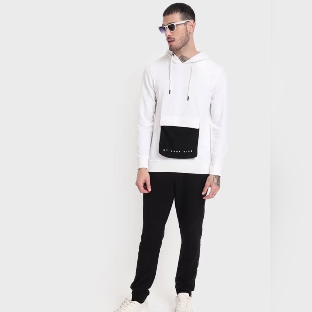 BewakoofMens Black Color Blocked Sweatshirt